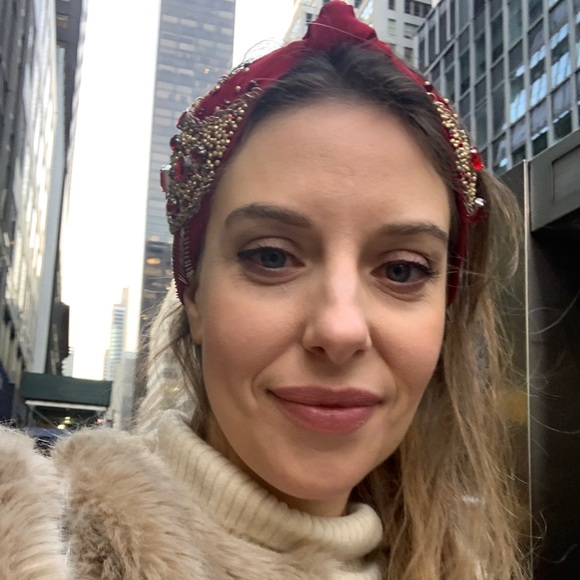 Meet your Posher, Ana - Picture 2 of 2